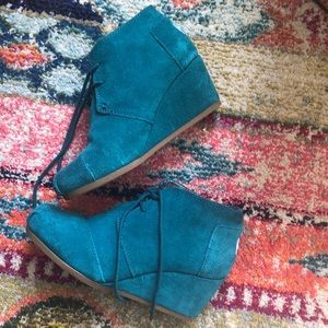 Teal suede Toms booties
